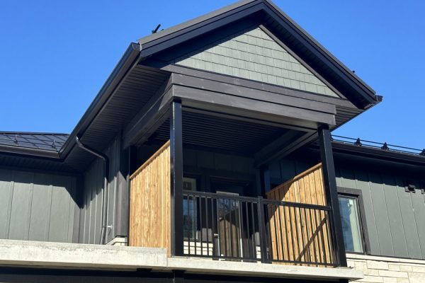 Sanders Street - Balcony